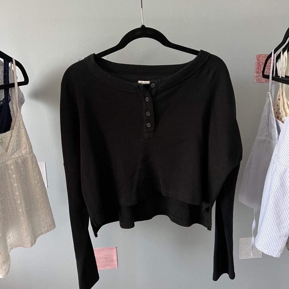 Black sweater cropped long sleeve